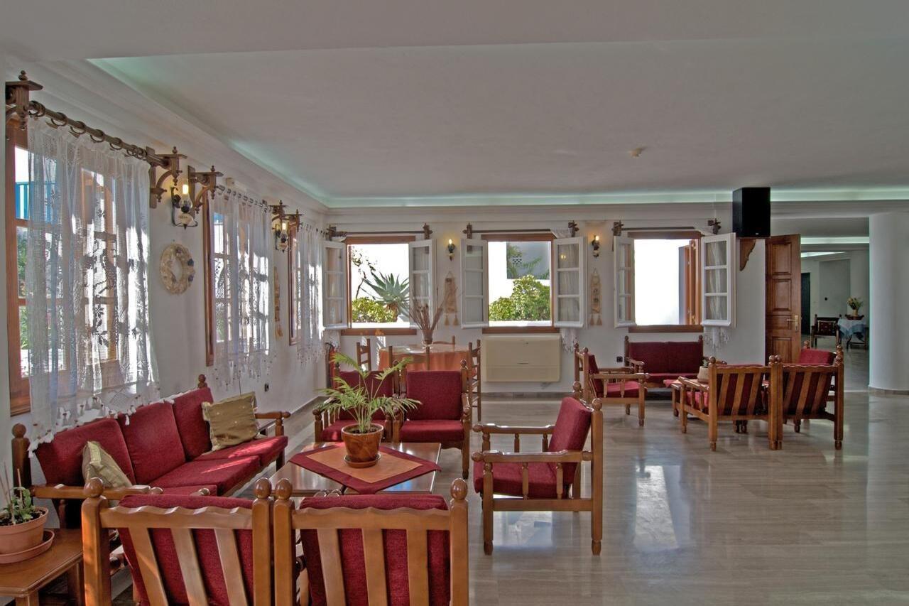 Alex Hotel Тоурлос Экстерьер фото