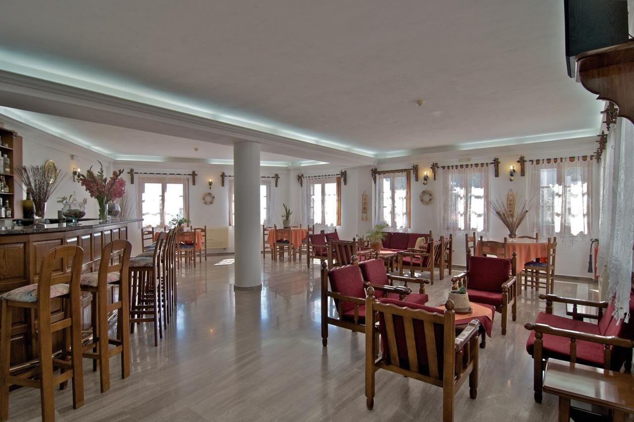 Alex Hotel Тоурлос Экстерьер фото