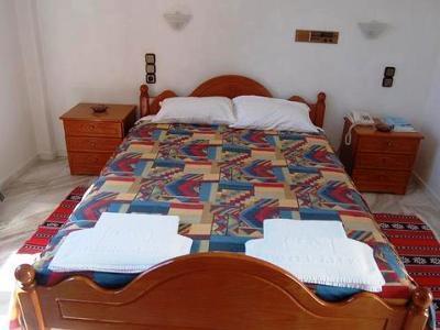 Alex Hotel Тоурлос Экстерьер фото